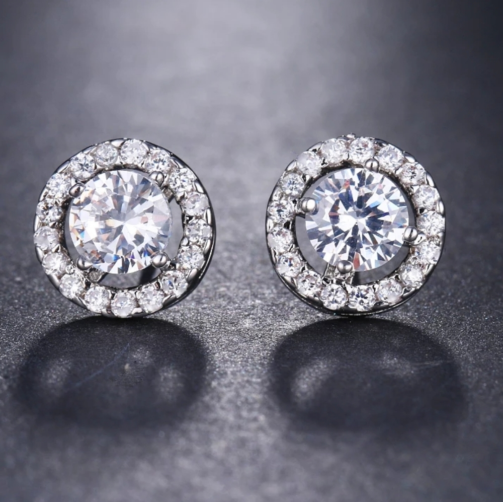 🎈NEW Round Diamond Halo Stud Earrings